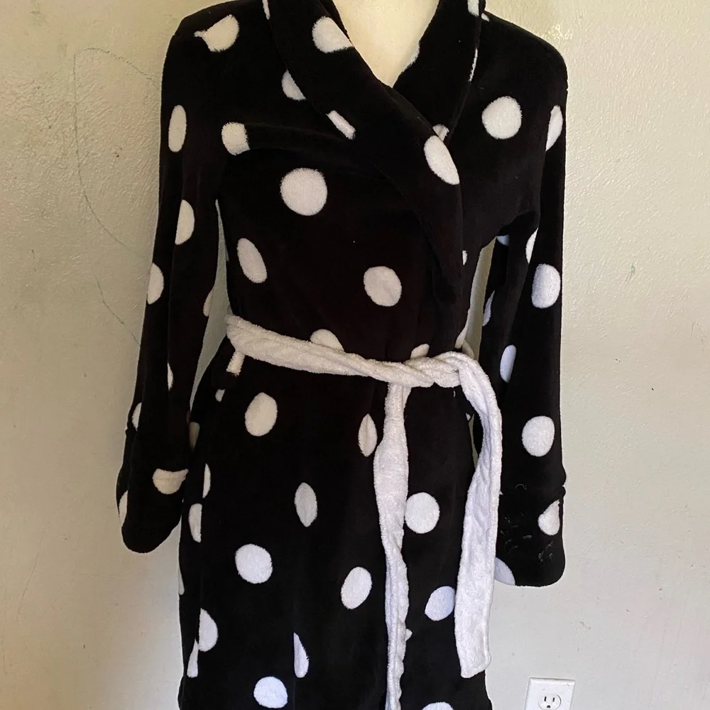 Victoria Secret polka dot robe size XS fleece white black
